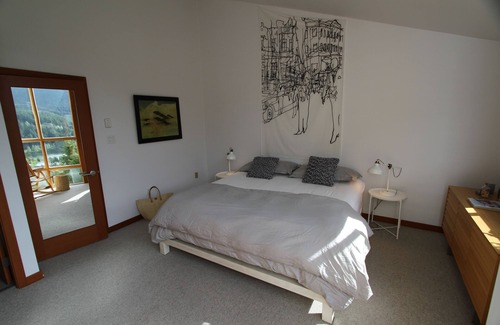 Whistler Creekside House | Modern Townhome - views of Nita Lake and mountains with quick walk to ski lifts!