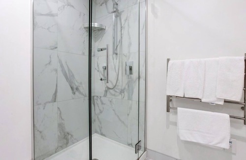 Te Atatu Peninsula House | Modern Townhouse 2Bedrooms