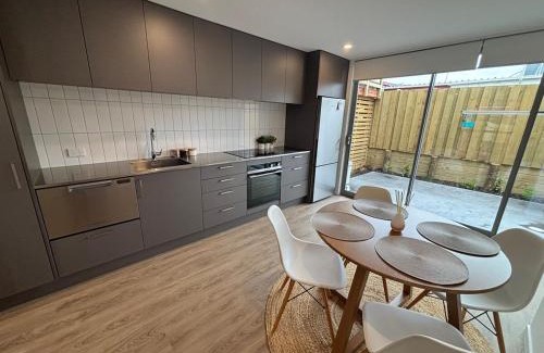 Dunedin Apartment | Modern trendy style & comfort