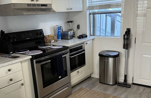 Colonialtown North House | Modern Tropical Downtown Orlando