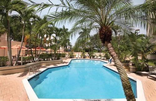 Boca Raton Apartment | Modern Two-Room Suite with Gym and Pool