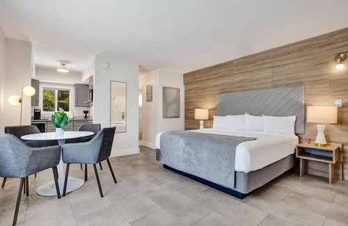 Galt Mile Hotel | Modern Unit with Relaxing Vibes – Explore Fort Lauderdale’s Scenic Coast