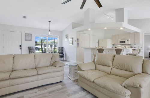Port Saint Lucie House | Modern Updated Home With Pool Minutes From Beach!