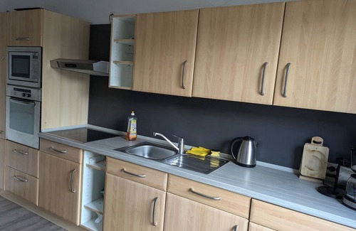 Center Apartment | Modern vacation apartment with balcony: ideal for couples & families