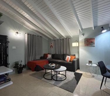 Falmouth House | Modern vacation home near beach