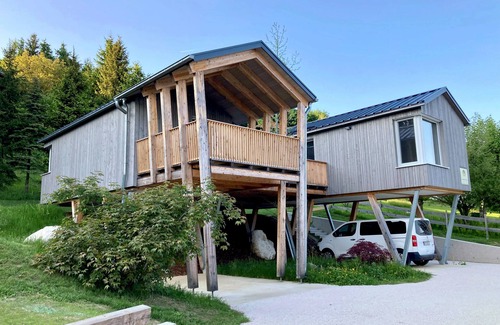 Pinsdorf House | Modern vacation home on the mountain with large garden in the beautiful Salzkammergut region