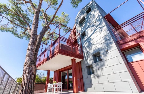 Lignano Sabbiadoro Villa | Modern villa with jacuzzi close to the beach