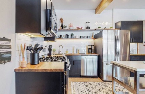 Angel Fire Condo | Modern Villa /2BR /2BA /FP /2 Patios /Arcade /5 min to Slopes and Trails!