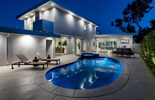 Sherman Oaks Villa | MODERN VILLA IN BEVRLY HILLS