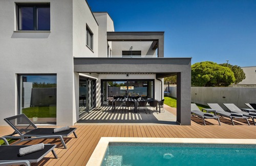 Valdebek Villa | Modern villa Nea with outdoor pool in Pula