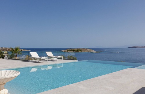 Marathi Villa | Modern Villa Overlooking the Aegean.nNext to the sea.