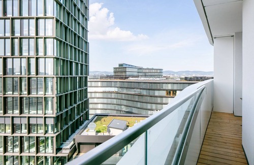 Favoriten Apartment | Modern Wieden 1BR w/Balcony, Gym, Elevator, walk to U-Bahn, by Blueground
