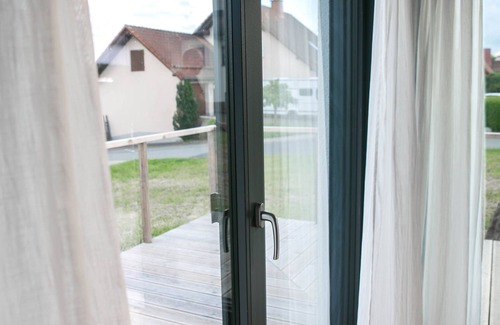 Birx Apartment | Modernes Ferienhaus mit Garage in Ruhiger Lage
