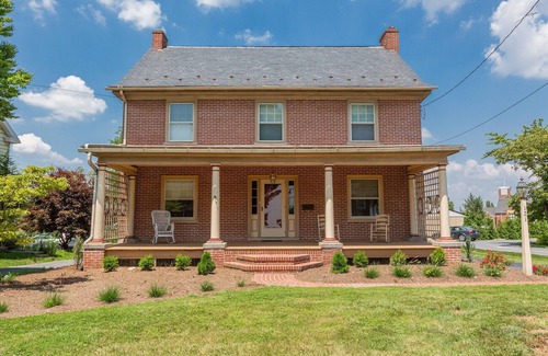 Leacock-Leola-Bareville House | Modernized & Enchanting 1920s Retreat