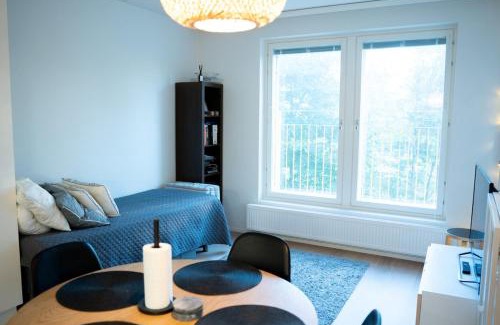 Myyrmaki Apartment | Moderni uudisyksiö pk-seudulla