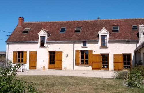 Charnizay House | Modernised one bedroom house in the heart of the Touraine countryside