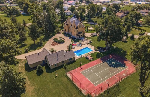 Lexington House | Modernized 1898 Victorian Castle on Route 66