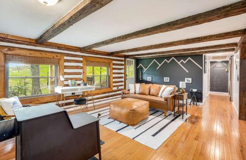 Berkeley Springs Ski Chalet | Modernized Log Cabin w Hot Tub Fire Pit & Views