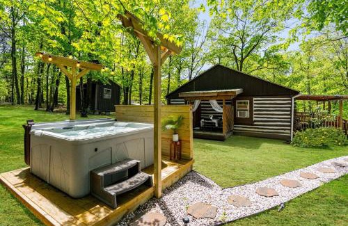 Berkeley Springs Ski Chalet | Modernized Log Cabin w Hot Tub Fire Pit & Views