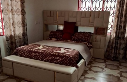 Roman Ridge Bed & Breakfast | Modest and spacious roomn