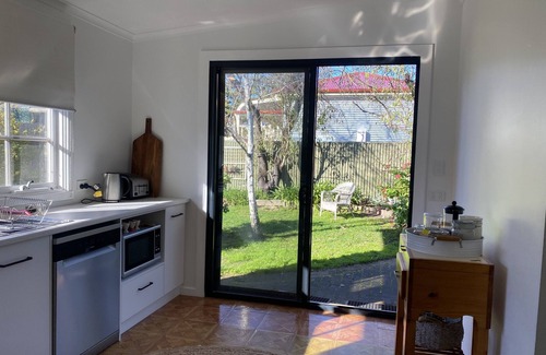 Port Elliot House | Mohill Cottage 1800’s settlers cottage in the Heart of Port Elliots township