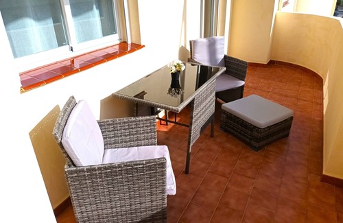 Puerto de la Duquesa Apartment | "Mohnblume" Stilvoll vollausgestattete Wohlfühlwohnung 300 m zum Naturstrand