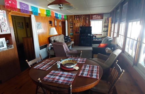 Centre Hastings Cabin | Moira Lake Waterfront Cottage in Madoc