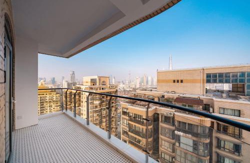 Huangpu Apartment | Moli B&B - Bund River View Near Yu Garden subway 3bedrooms 2bathrooms 1bathtube with elevator apart ment