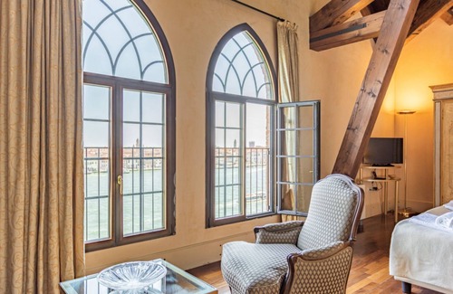 Molina Apartment | Molino Stucky Residence Caorlina Suite