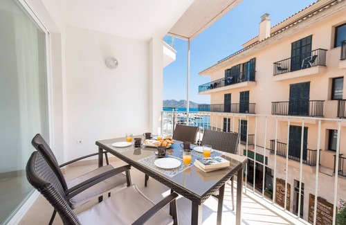 Cala Bona House | MOLL 3 - Apartment with sea views in Cala Bona. Free WiFi