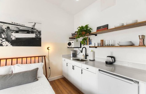 Chandler Apartment | Molokoni Studio suite liʻiliʻi