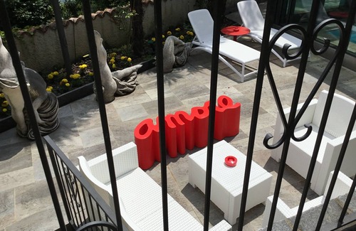 Melide House | "Mon Amour" appartement in villas vue lac avec jardin et piscine
