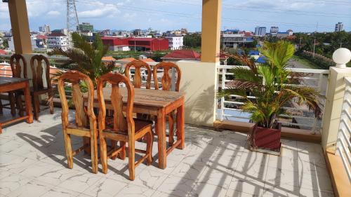 Kampot Hotel | Monica Guesthouse
