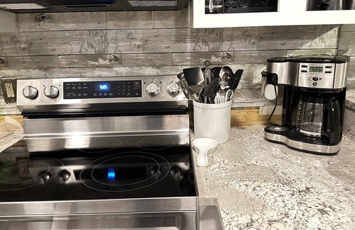 Afton Condo | Monkey Island Bungalow ~ Pool ~ Golf~ Dogs welcome