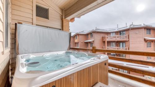 Deer Valley House | Mont Cervin 32 by AvantStay Ski In Ski Out Home in Silver Lake Village w Hot Tub