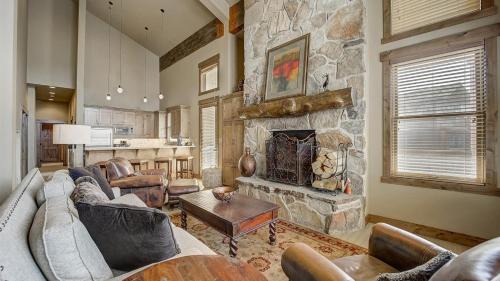 Deer Valley House | Mont Cervin 32 by AvantStay Ski In Ski Out Home in Silver Lake Village w Hot Tub