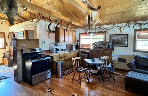 Stevensville Apartment | Montana mountain views