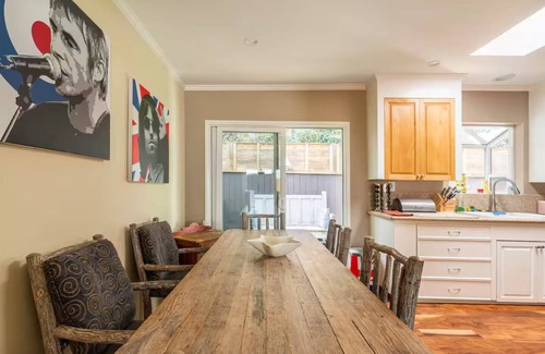 Montecito Cottage | Montecito Beach Cottage. Walk to restaurants.
