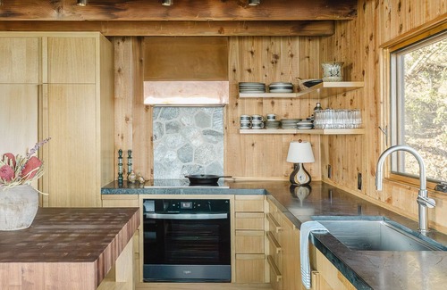 Santa Barbara House | Montecito Point — An Architectural Landmark on the Beach