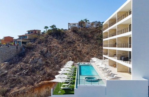 Colonia El Progreso Apartment | Montemar 202: 2bd Condo / Pool / Ocean Views