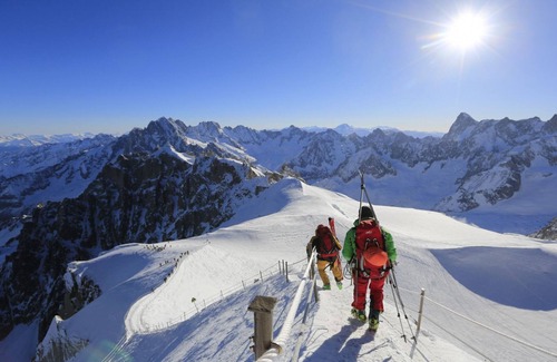 Chamonix City Centre Apartment | Montenvers B11 is a smart contemporary alpine apartment with mountain views