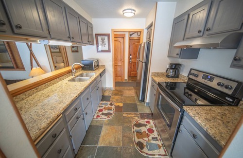 Lakeside Village Condo | Montezuma 1763