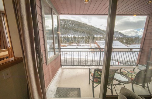 Lakeside Village Condo | Montezuma 1763