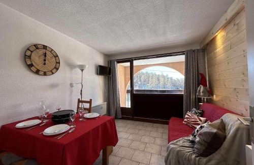 Montgenevre Apartment | Montgenèvre : Studio rénové, ski aux pieds, 4 pers., parking inclus, animaux acceptés - FR-1-330D-135