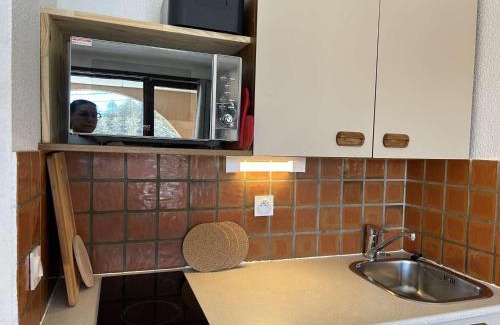 Montgenevre Apartment | Montgenèvre : Studio rénové, ski aux pieds, 4 pers., parking inclus, animaux acceptés - FR-1-330D-135