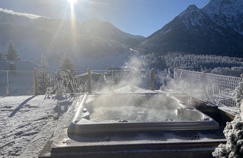 Montgenevre Ski Chalet | Montgenevre. new Tipamountain chalet, luxury, charm, 185m superb view.