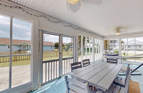 Kure Beach Cottage | Monthly Off Season Rentals! Charming Beach Cottage, 1 Block to Beach, Kure Pier + Food, Dog Friendly
