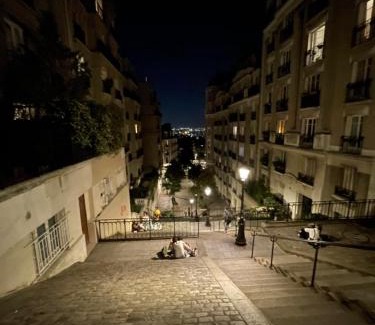 Montmartre Apartment | Montmartre sacré cœur