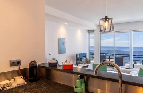 Sao Martinho Apartment | Monumental Apartment 608 Balcony Sea View