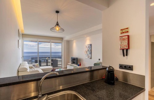Sao Martinho Apartment | Monumental Apartment 610 Balcony Sea View